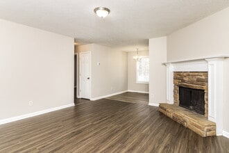 334 Orchard Dr in Temple, GA - Foto de edificio - Building Photo