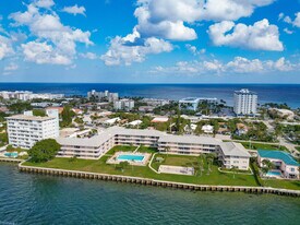 745 SE 19th Ave in Deerfield Beach, FL - Building Photo