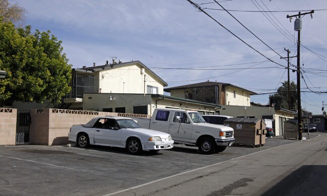 1209 W Rosewood Ct in Ontario, CA - Building Photo - Building Photo