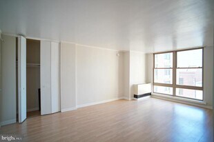 1260 21st St NW in Washington, DC - Building Photo
