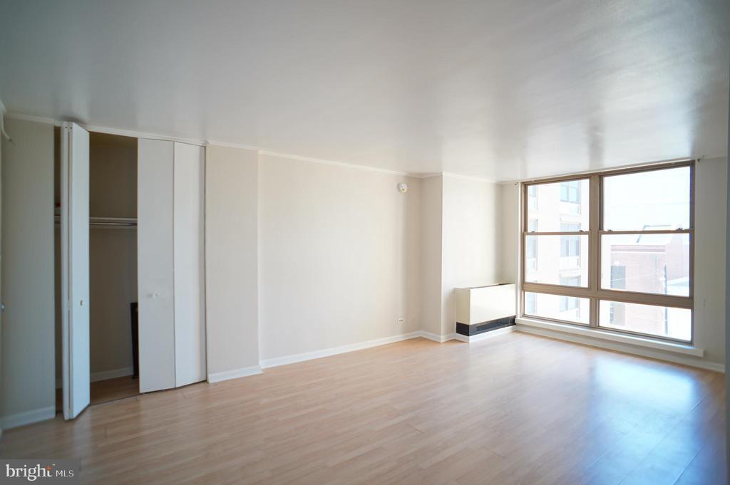1260 21st St NW in Washington, DC - Building Photo