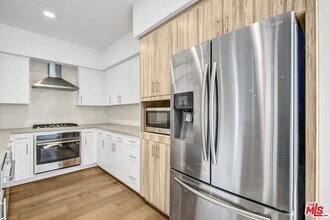 1240 Gordon St in Los Angeles, CA - Building Photo - Building Photo