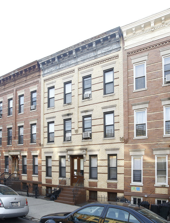 1716 Madison St in Ridgewood, NY - Building Photo