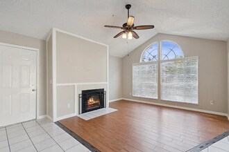 682 Youngstown Pkwy in Altamonte Springs, FL - Foto de edificio - Building Photo