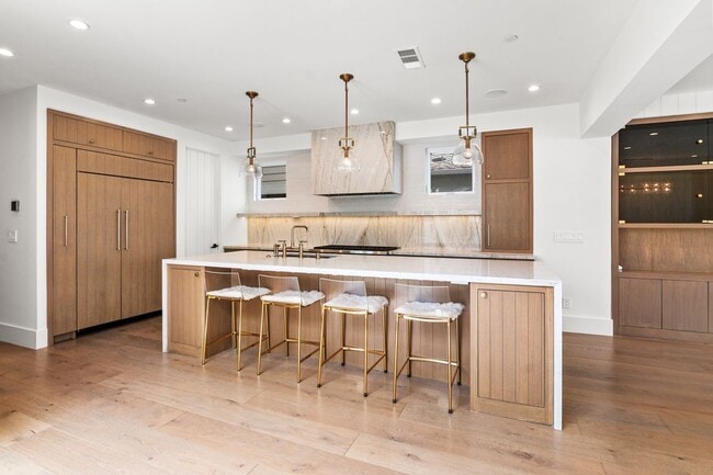 211 Topaz Ave in Newport Beach, CA - Building Photo - Building Photo