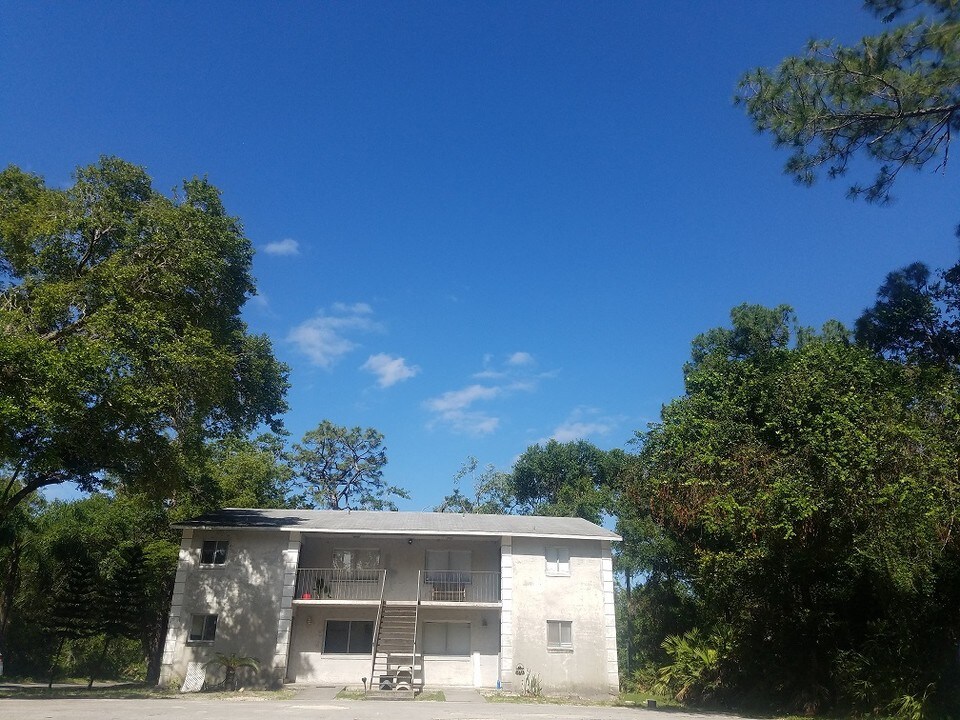 2550 S Park Ave-Unit -B in Sanford, FL - Building Photo