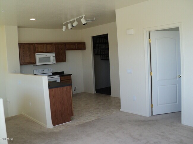2273 E Huntington Dr in Phoenix, AZ - Building Photo - Building Photo