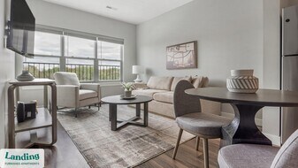 1010 Enclave Blvd in Edwardsville, IL - Building Photo