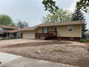 1007 Timber Ln in Fort Collins, CO - Building Photo - Building Photo