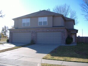 898 Oakwood Ct in Centerton, AR - Building Photo - Building Photo