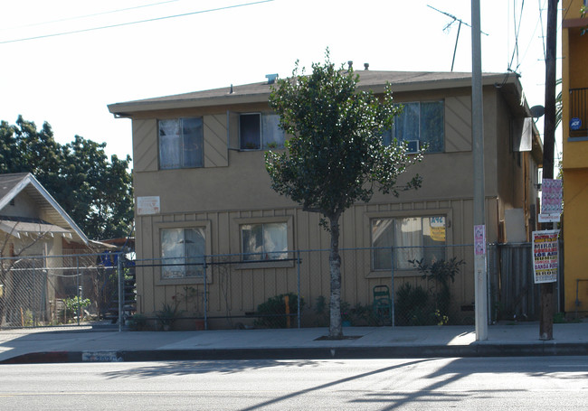 2030 Florence Ave in Los Angeles, CA - Building Photo - Building Photo