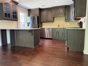 4 Plantation Dr NE in Atlanta, GA - Building Photo - Building Photo