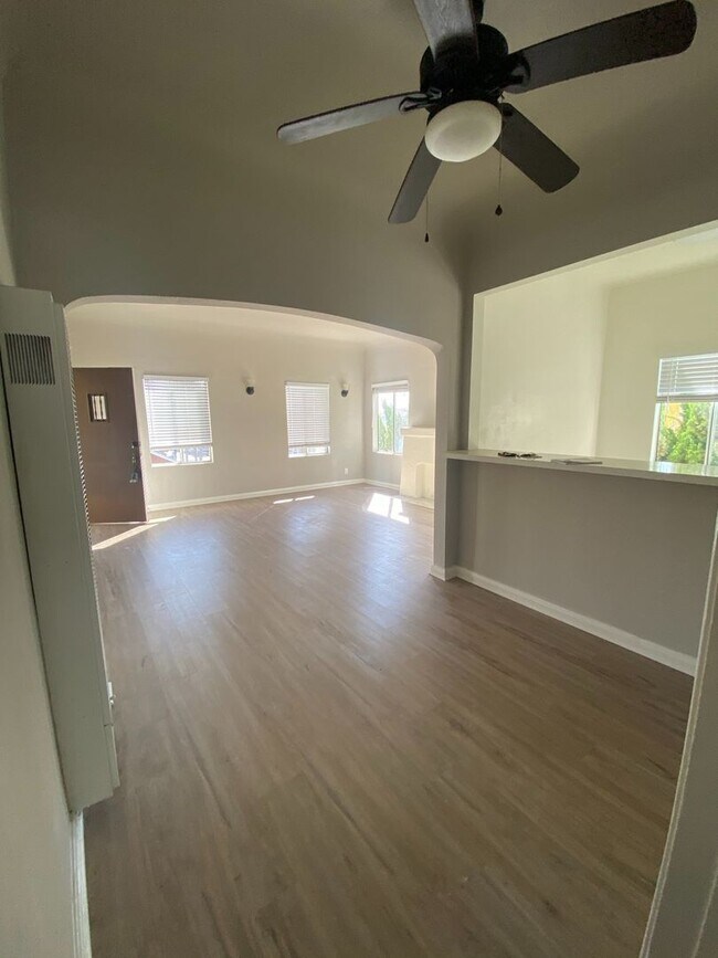 TBMM in Long Beach, CA - Foto de edificio - Building Photo