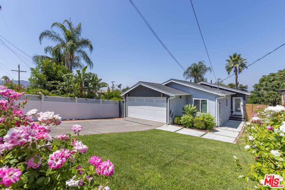 10315 Fairgrove Ave in Los Angeles, CA - Building Photo