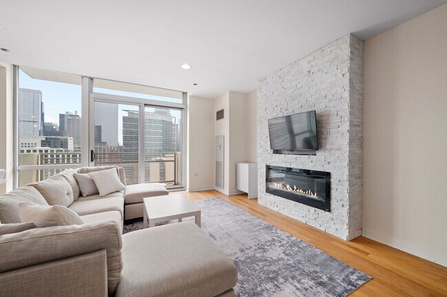 737 W Washington Blvd in Chicago, IL - Building Photo - Building Photo