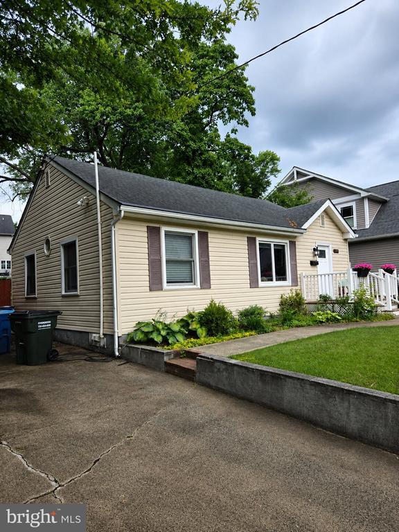 property at 1832 Peabody Dr