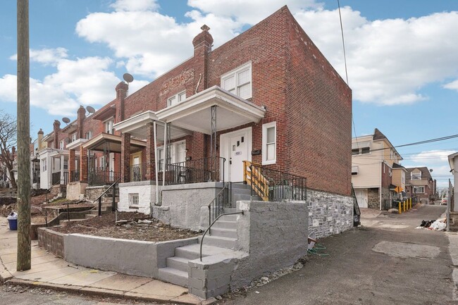 410 Woodcliffe Rd in Upper Darby, PA - Building Photo - Building Photo