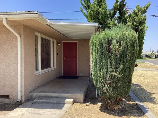 property at 1945 Norris Dr W