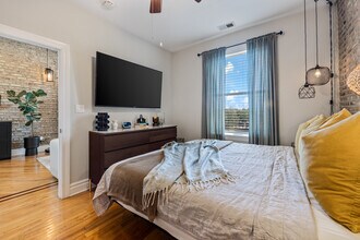 4902 S Forrestville Ave in Chicago, IL - Building Photo - Building Photo