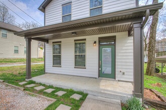 1615A Chase St in Nashville, TN - Foto de edificio - Building Photo