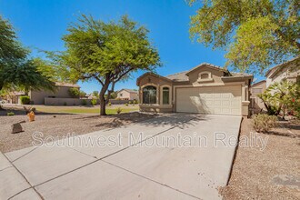 4010 E Mine Shaft Rd in Queen Creek, AZ - Foto de edificio - Building Photo