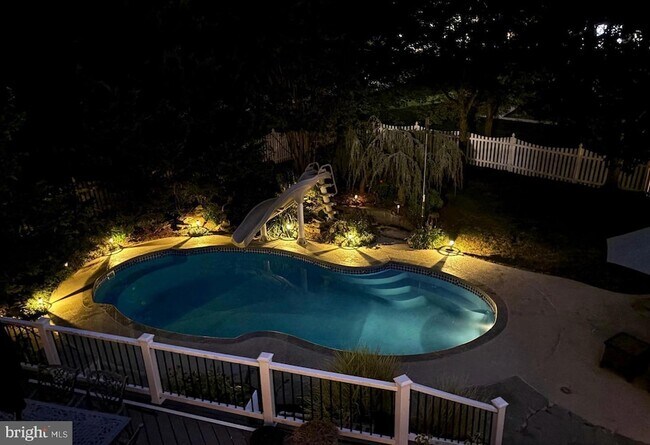 19925 Interlachen Cir in Ashburn, VA - Foto de edificio - Building Photo