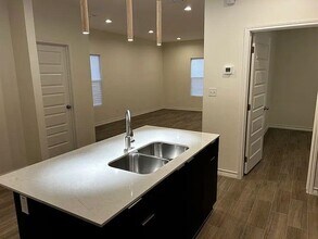 5702 Moses Lp in Laredo, TX - Building Photo - Building Photo