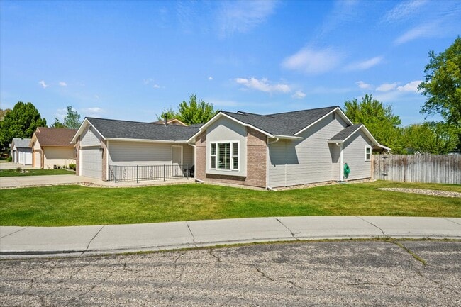 2106 Carey Pl in Nampa, ID - Building Photo - Building Photo
