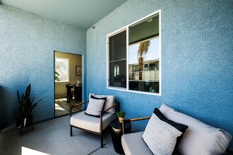 BASE APARTMENT HOMES in Las Vegas, NV - Foto de edificio - Building Photo
