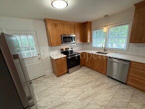 1045 Madison Ave in Winston-Salem, NC - Building Photo - Building Photo