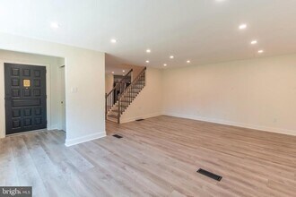 248 Penncrest Dr in Langhorne, PA - Building Photo - Building Photo