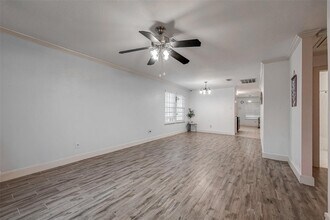 9511 Farrell Dr in Houston, TX - Building Photo - Building Photo