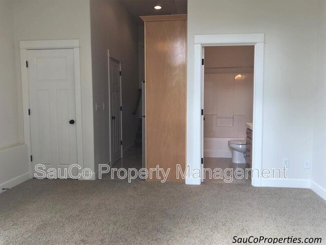 3340 SW 12th Ave in Portland, OR - Building Photo - Building Photo