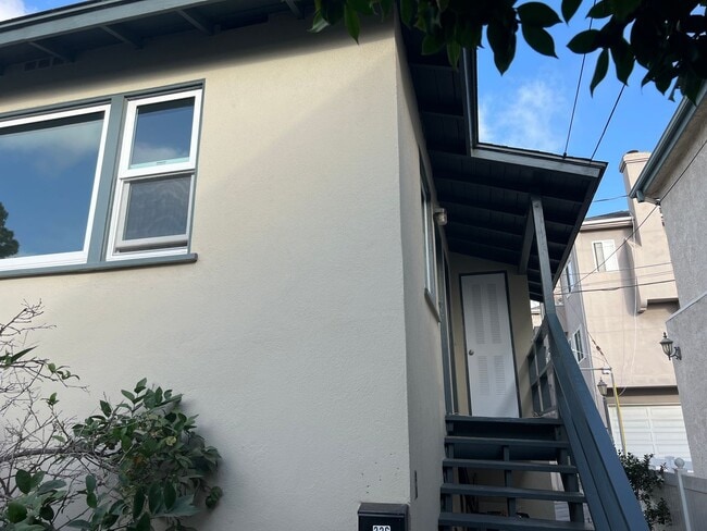 324-326 Sheldon St in El Segundo, CA - Building Photo - Building Photo