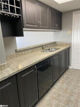 75 Ellen St in Barrie, ON - Building Photo - Building Photo