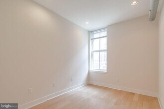 1305 Locust St in Philadelphia, PA - Building Photo - Building Photo