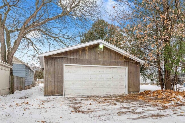 1610 15th Ave in Menominee, MI - Building Photo - Building Photo