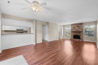 1448 Silverpines Rd in Houston, TX - Foto de edificio - Building Photo