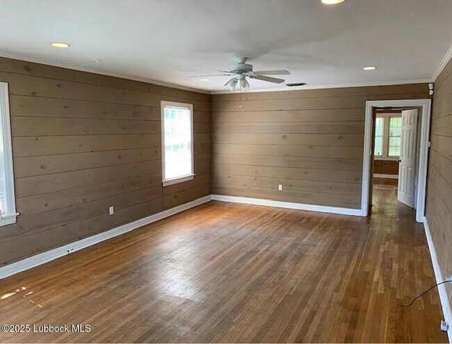 2411 30th St in Lubbock, TX - Building Photo - Building Photo