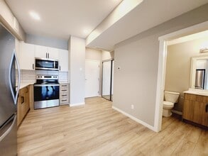 856 Secord Blvd NW in Edmonton, AB - Building Photo - Building Photo