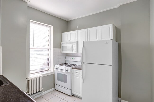 42 Van Wagenen Ave in Jersey City, NJ - Building Photo - Building Photo
