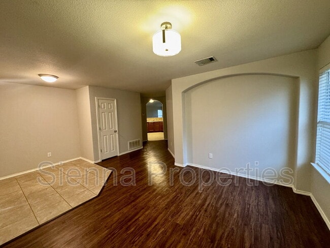 205 Bluebonnet Tr in Leander, TX - Building Photo - Building Photo