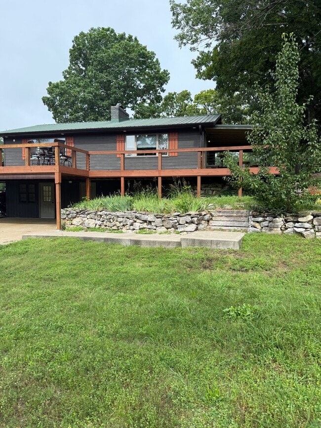 property at 6 Oak Lawn Dr