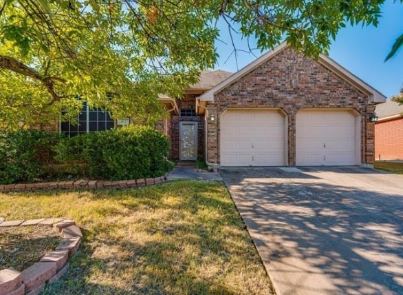 property at 402 E Lynn Creek Dr