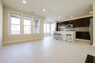 1224 Main Line Blvd in Alexandria, VA - Foto de edificio - Building Photo