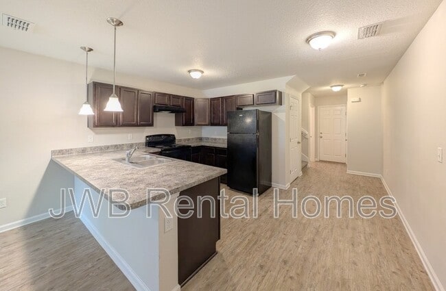 8445 McGirts Village Ln in Jacksonville, FL - Building Photo - Building Photo
