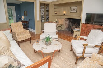 6 Selden Ave in Branford, CT - Building Photo - Building Photo