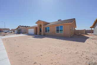 7415 E 45th Pl in Yuma, AZ - Building Photo - Building Photo