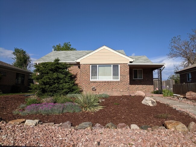 property at 3020 Jasmine St