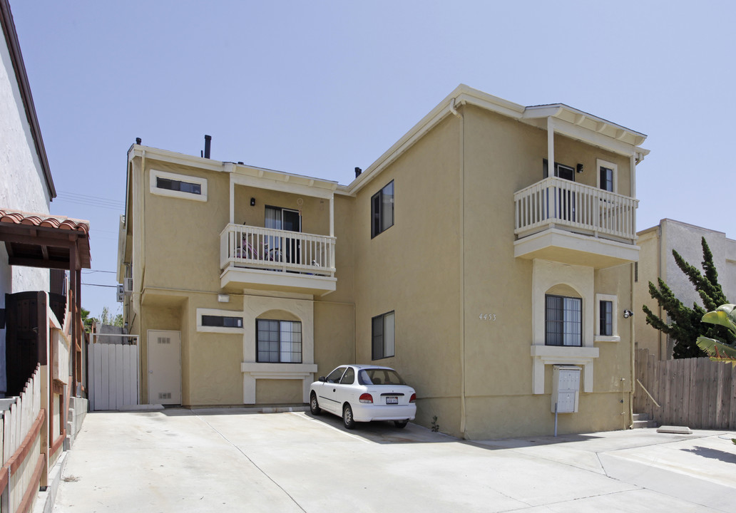 4453 Arizona St in San Diego, CA - Building Photo